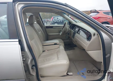 2008 Lincoln Town Car Signature L из США, поврежденный, VIN 2LNHM85W78X634112